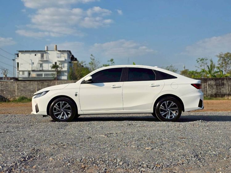 Toyota Yaris ATIV 2017 1.2 Sport Sedan เบนซิน ไม่ติดแก๊ส เกียร์อัตโนมัติ ขาว รูปที่ 3