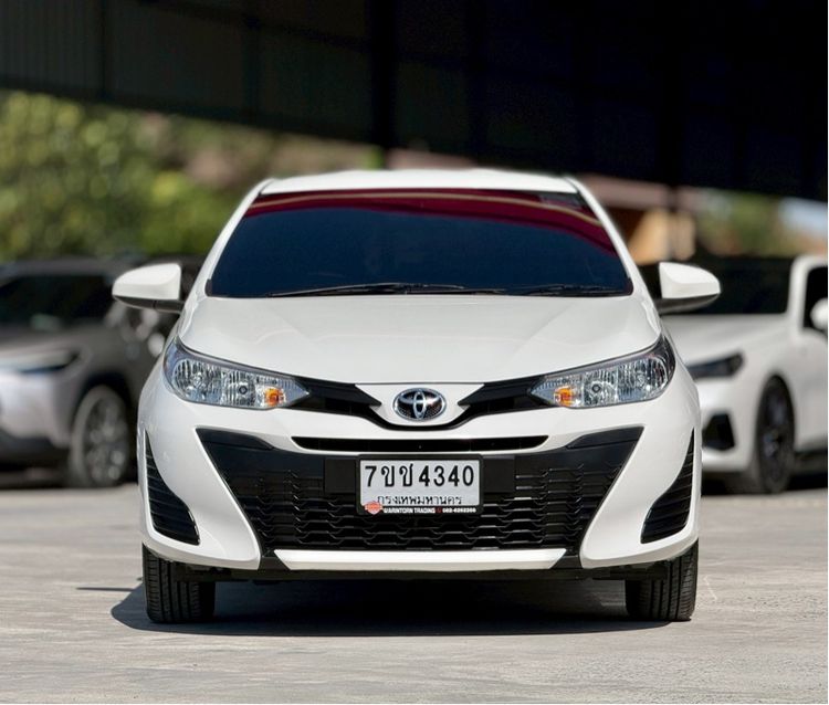 Toyota Yaris 2018 1.2 J Sedan เบนซิน ไม่ติดแก๊ส เกียร์อัตโนมัติ ขาว รูปที่ 2