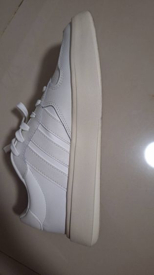 รองเท้า Adidas สีขาวล้วน ไซต์ 41 รูปที่ 5