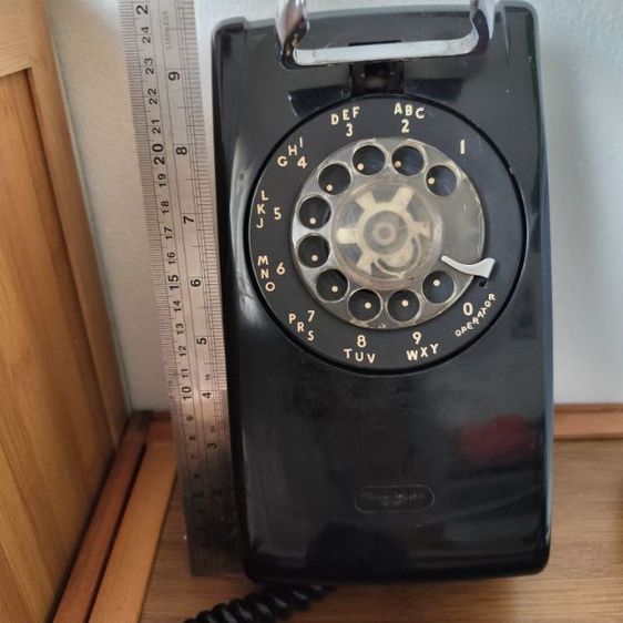 โทรศัพท์เก่าแบบติดผนัง made in usa ขายตามสภาพเหมาะกับการเก็บสะสม ตกแต่งร้านแนววินเทจ ของเก่าขอคนรับได้ รูปที่ 8