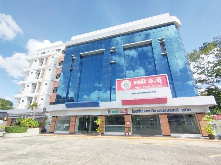 มีพื้นที่แบ่งให้เช่าอาคารพาณิชย์ 3 คูหา 6 ชั้น