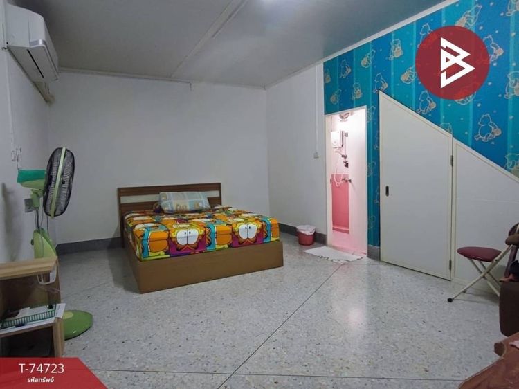 ใหญ่ เตียง 5 ฟุต พร้อมที่นอน 8 นิ้ว สภาพใหม่