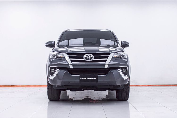 Toyota Fortuner 2018 2.4 V Utility-car ดีเซล ไม่ติดแก๊ส เกียร์อัตโนมัติ เทา รูปที่ 4