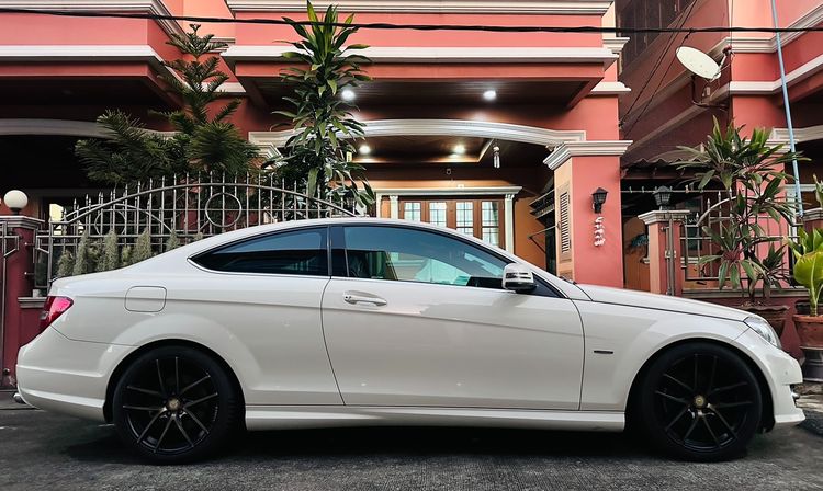รถ Mercedes-Benz C-Class C180 AMG สี ขาว