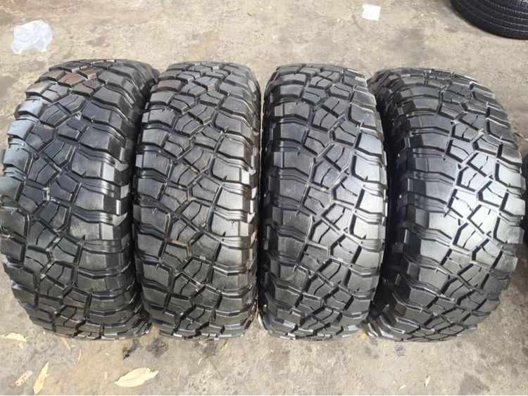 ยาง bf goodrich Mud-Terrain  265 75 16 ปี 23 ชุดละ 14,000 บาทครับ