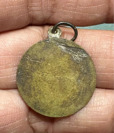 เหรียญสวัสดีล.พ.จง วัดหน้าต่างนอก หูเชื่อมเนื้อฝาบาตร 🙏 เหรียญเงิน ตราพระมหามงกุฎ-ช้างในวงจักร(มีรอยจารเก่าเดิม ไม่ทราบที่) องค์ละ 1850 รูปที่ 2