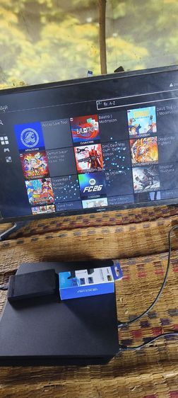 Sony เครื่องเกมส์โซนี่ เพลย์สเตชั่น PS4 (Playstation 4) เชื่อมต่อไร้สายได้ ขายps4 slim 2106 500gbบวก500gb สายมืดครับ 5500 บาท