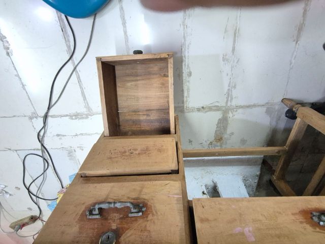 โต๊ะไม้สักทำงาน