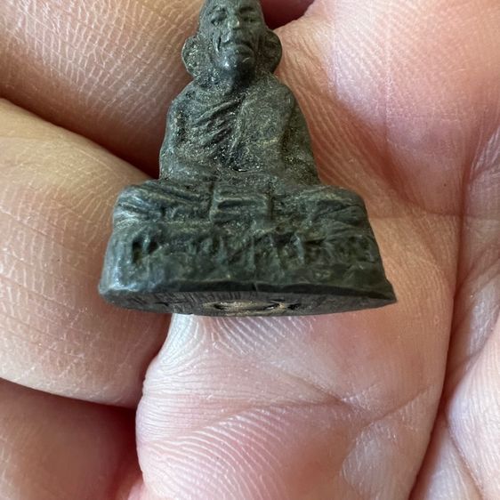 รูปหล่อพ่อท่านคล้ายมีกริ่ง รูปที่ 3