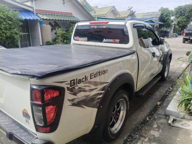 Nissan NP300-NAVARA 2019 2.5 Calibre E Black Edition ดีเซล เกียร์ธรรมดา ขาว รูปที่ 4