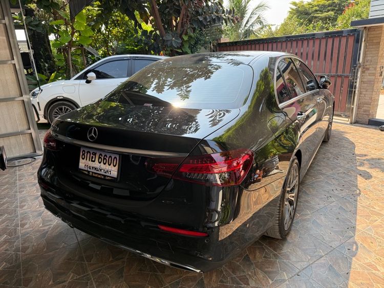 Mercedes-Benz E-Class 2021 E220 Sedan ดีเซล เกียร์อัตโนมัติ ดำ รูปที่ 4