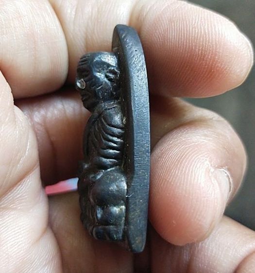 หลวงปู่ทวด หลังเตารีด ครับ รูปที่ 4