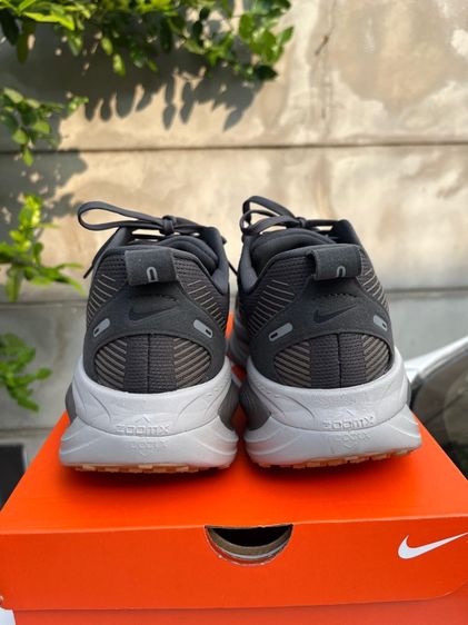Nike Vomero 18 รูปที่ 3