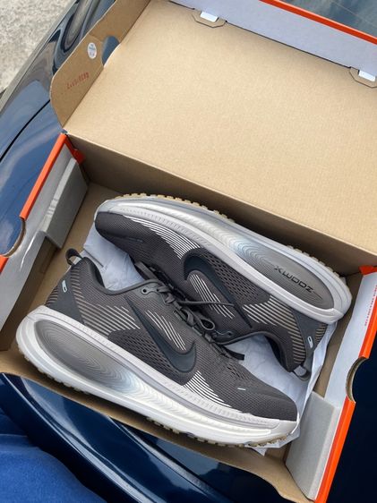 Nike Vomero 18 รูปที่ 4