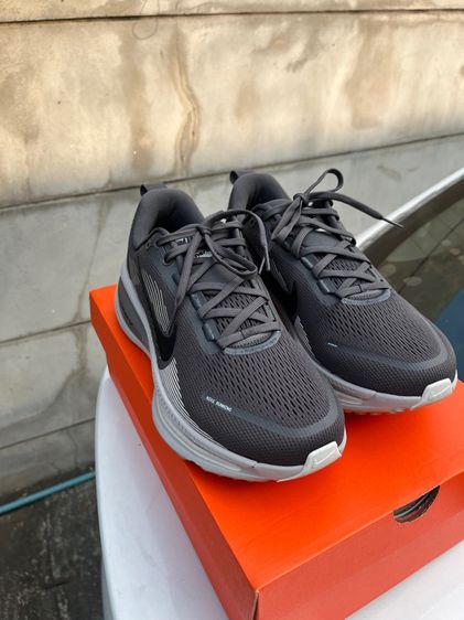 Nike Vomero 18 รูปที่ 2