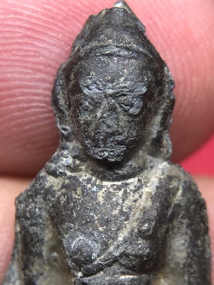 พระร่วงนั่งหลังลิ่มเนื้อชิน รูปที่ 7