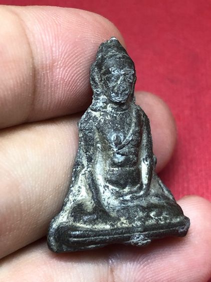 พระร่วงนั่งหลังลิ่มเนื้อชิน รูปที่ 3