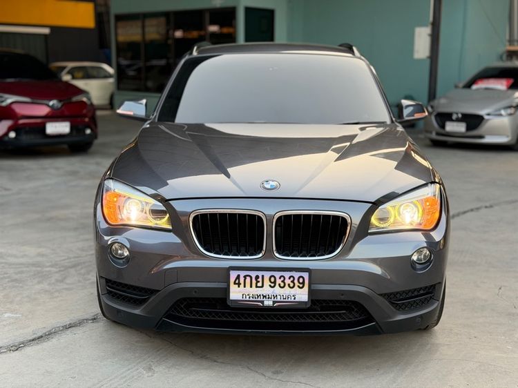 BMW X1 2013 2.0 sDrive18i Sport Sedan เบนซิน ไม่ติดแก๊ส เกียร์อัตโนมัติ เทา รูปที่ 2