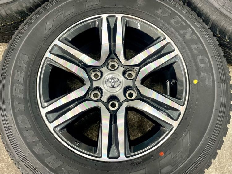 ล้อแม็ก TOYOTA FORTUNER LEADER ขอบ 17” ถอดป้ายแดง ยาง DUNLOP 265-65R17 ปี 25 สีเส้นตุ่มหน้ายางยังอยู่ครบ รูปที่ 5
