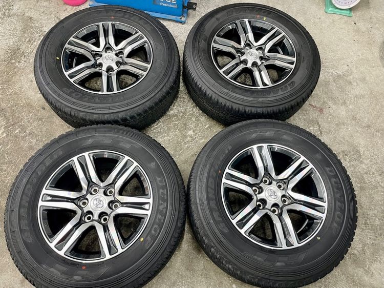 ล้อแม็ก TOYOTA FORTUNER LEADER ขอบ 17” ถอดป้ายแดง ยาง DUNLOP 265-65R17 ปี 25 สีเส้นตุ่มหน้ายางยังอยู่ครบ รูปที่ 4