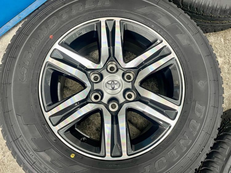 ล้อแม็ก TOYOTA FORTUNER LEADER ขอบ 17” ถอดป้ายแดง ยาง DUNLOP 265-65R17 ปี 25 สีเส้นตุ่มหน้ายางยังอยู่ครบ รูปที่ 7