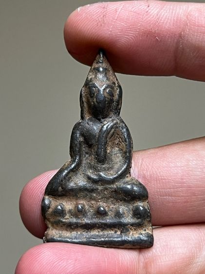 พระเนื้อชิน