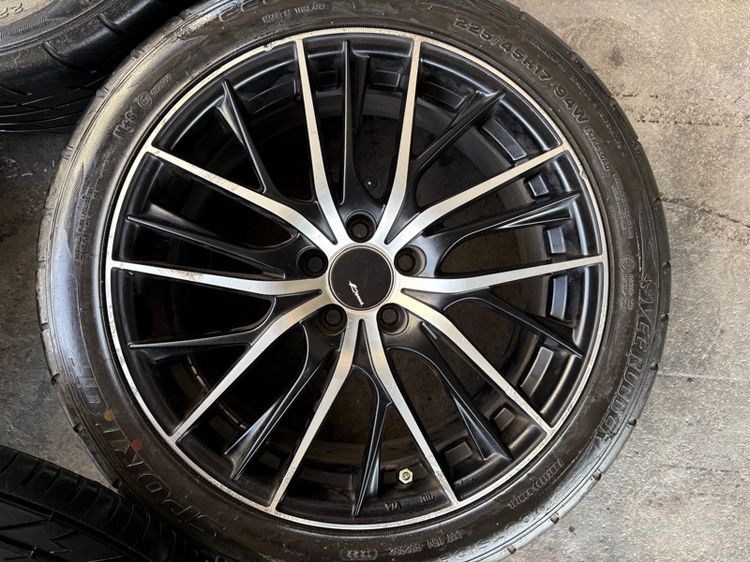 ล้อแม็กขอบ17 5รู100 กว้าง7.5 ออฟ38 มีรอยตามการใช้งาน พร้อมยาง225-45-17 ปี23x2 22x2 ปีแท้ รูปที่ 3