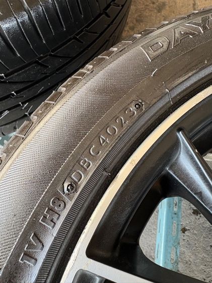 ล้อแม็กขอบ17 5รู100 กว้าง7.5 ออฟ38 มีรอยตามการใช้งาน พร้อมยาง225-45-17 ปี23x2 22x2 ปีแท้ รูปที่ 10