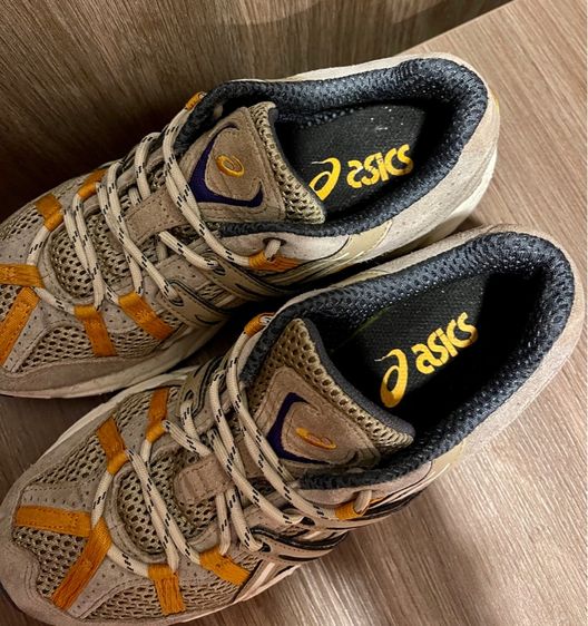 รองเท้าผ้าใบ