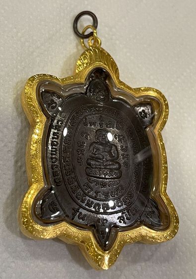 เหรียญพญาเต่าเรือน รุ่นสุขใจ เนื้อนวะ บล็อกบอล โค๊ทเดียวชัดเจน หลวงปู่หลิว วัดไร่แตงทอง ปี 2537 สวยงามพร้อมกรอบทองคำมือ 1 รูปที่ 2