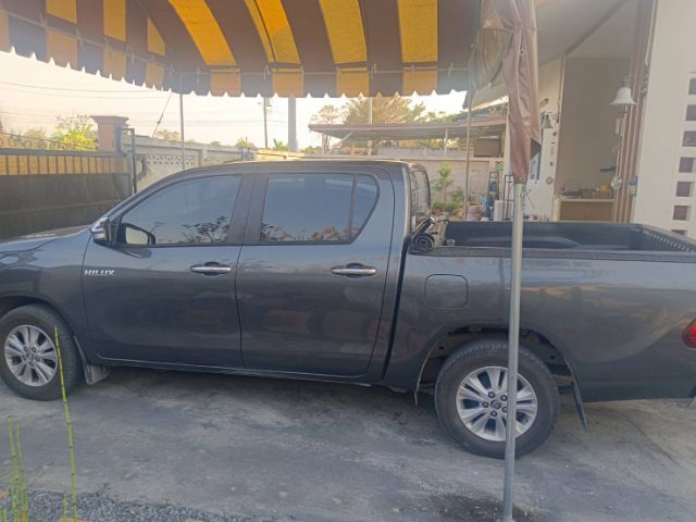 Toyota Hilux Revo 2017 2.4 E Pickup ดีเซล เกียร์ธรรมดา เทา รูปที่ 4