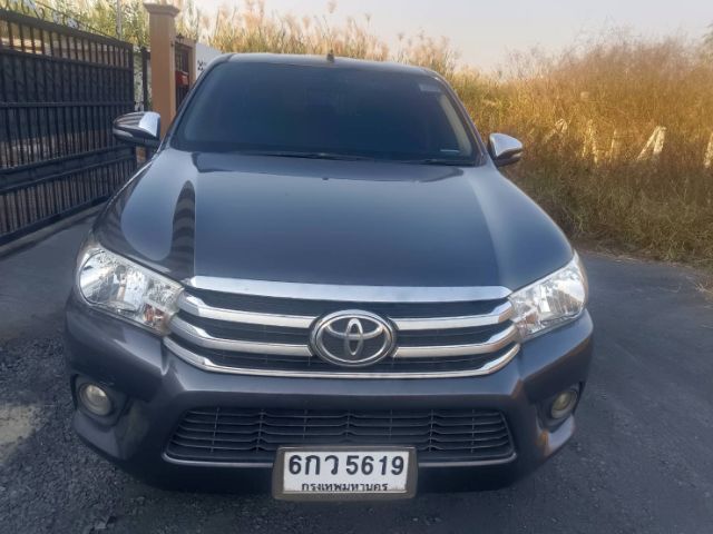 รถ Toyota Hilux Revo 2.4 E สี เทา