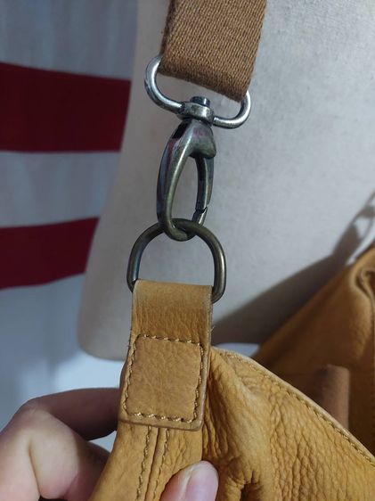 กระเป๋าหนังนูบัคสีน้ำตาลอ่อนสะพายข้าง Timberland Made in Italy งานหนังสวยหนานิ่ม สายสะพายฟรีไซต์ปรับยาวได้อีกผ้าผสมหนังหนาทน รูปที่ 5