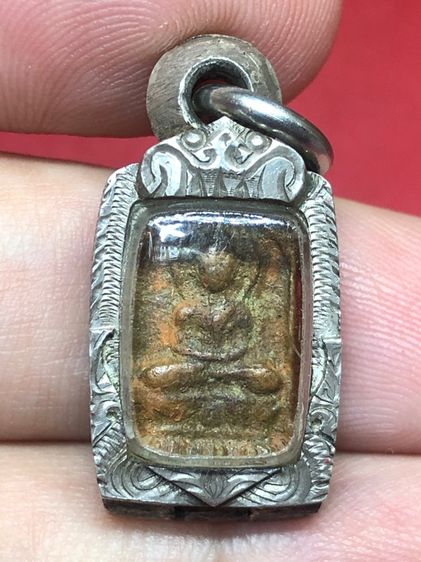 พระหลวงปู่ศุขพิมพ์ตัดชิดเนื้อฝาบาตร