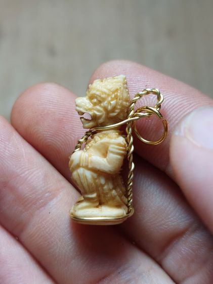 เครื่องรางหนุมานหน้าโขนหลวงพ่อสุ่นวัดศาลากุนเก่าๆ รูปที่ 2