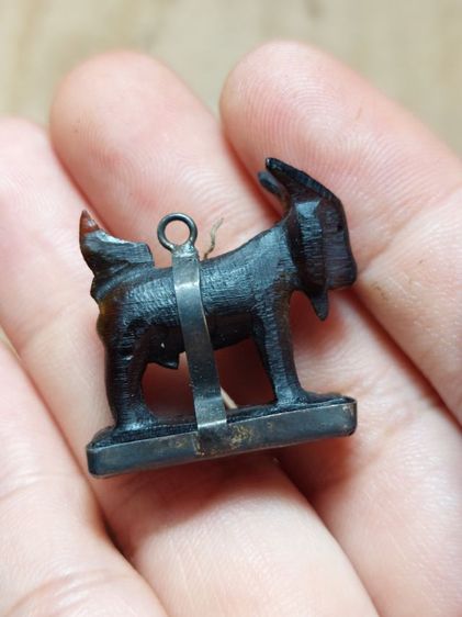 เครื่องรางแพะหลวงพ่ออ่ำวัดหนองกระบอกกระเช้าเงิน