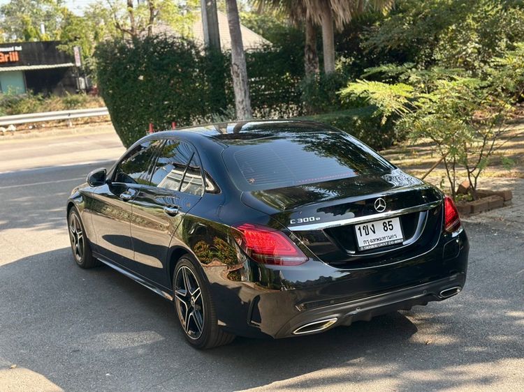 Mercedes-Benz C-Class 2023 C300 Sedan ปลั๊กอินไฮบริด (PHEV) ไม่ติดแก๊ส เกียร์อัตโนมัติ ดำ รูปที่ 4