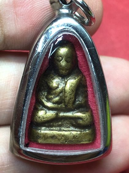 รูปหล่อหลวงพ่อเงินห้วยเขน