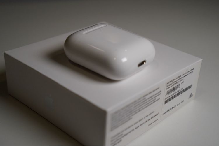 Airpods with charging case