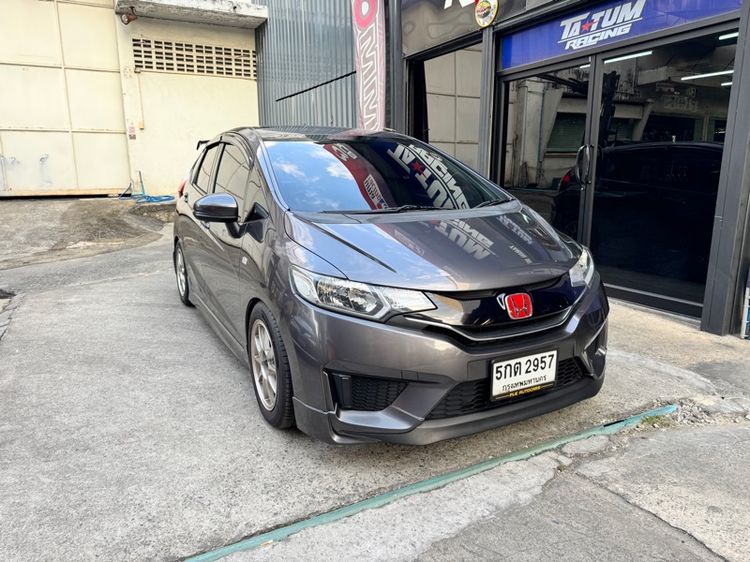 รถ Honda Jazz 1.5 V Plus i-VTEC สี เทา