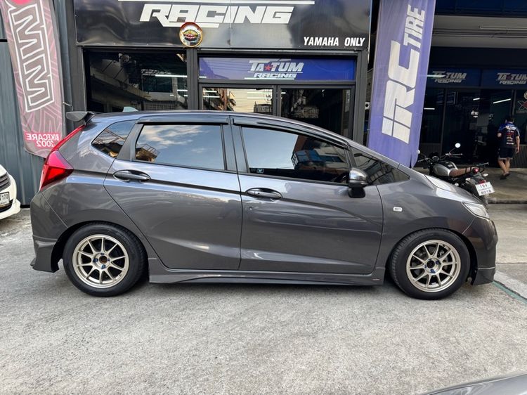 Honda Jazz 2016 1.5 V Plus i-VTEC Sedan เบนซิน เกียร์อัตโนมัติ เทา รูปที่ 4