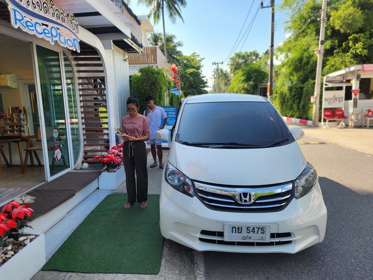 Honda Freed 2013 1.5 EL Utility-car เบนซิน ไม่ติดแก๊ส เกียร์อัตโนมัติ ขาว รูปที่ 2
