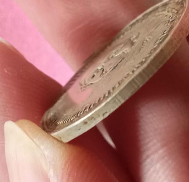 เหรียญเนื้ออัลปาก้า (มีดีกีรุ่นแรก) มีสึกบ้างครับ รูปที่ 3