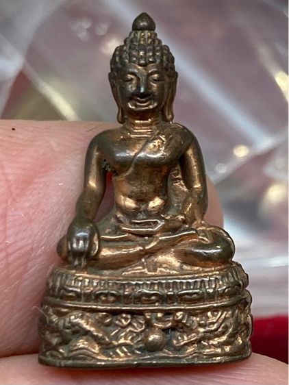 พระกริ่งมังกรทอง หลวงพ่อไพบูลย์ สุมังคโล วัดอนาลโย พะเยา พ.ศ.๒๕๓๐ เนื้อนวโลหะ กล่องเดิม สวยครับ