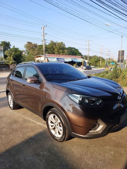 รถ MG GS 1.5 T สี น้ำตาล