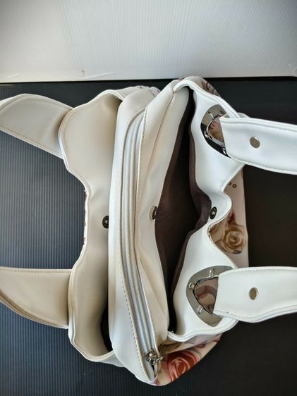 กระเป๋าถือแฟชั่น Marverlous สี White-Rose พร้อม SANRIO ที่ใส่บัตร สถาพดี  รูปที่ 12