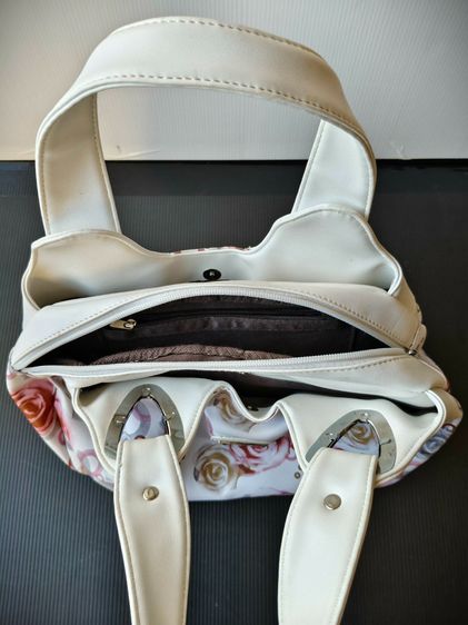 กระเป๋าถือแฟชั่น Marverlous สี White-Rose พร้อม SANRIO ที่ใส่บัตร สถาพดี  รูปที่ 11