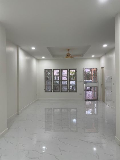 อื่นๆ 2025 ไม่มี ไม่ใช่ ให้เช่า ทาวน์โฮม 4 นอน 3 ห้องนำ้ รีโนเวทใหม่ รูปที่ 3