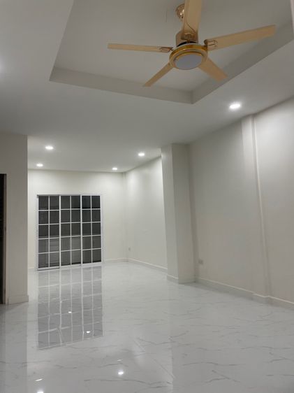 อื่นๆ 2025 ไม่มี ไม่ใช่ ให้เช่า ทาวน์โฮม 4 นอน 3 ห้องนำ้ รีโนเวทใหม่ รูปที่ 2