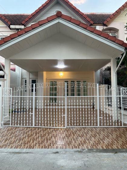 ให้เช่า ทาวน์โฮม 4 นอน 3 ห้องนำ้ รีโนเวทใหม่